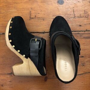 NWOT Veronica Beard Dacey Suede Clogs, size 5